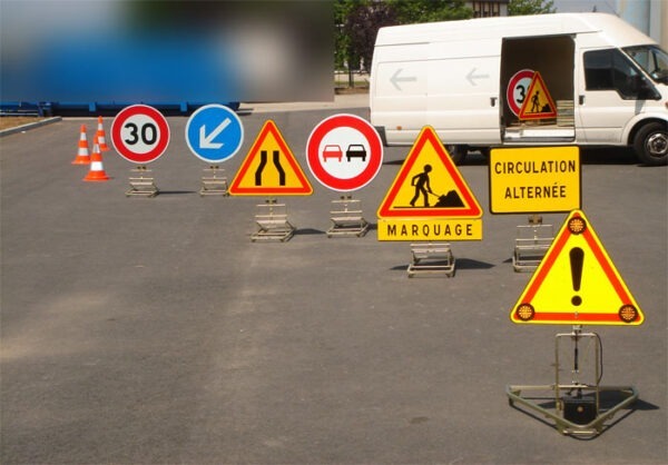 PANNEAU DE SIGNALISATION AU CHOIX